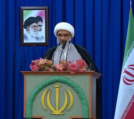 مبارزه با فساد به طور جدی در دستور کار باشد