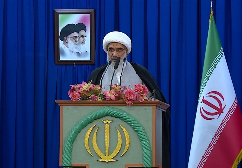 مبارزه با فساد به طور جدی در دستور کار باشد