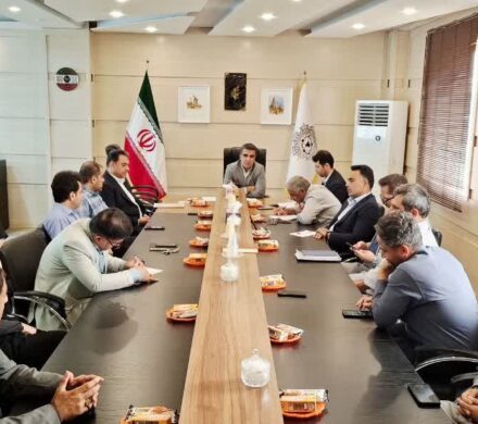 اولین جلسه شورای اداری جزیره خارگ در سال ۱۴۰۵ برگزار شد